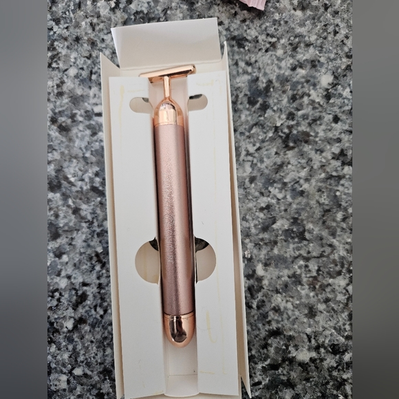 Facial Massager - Picture 1 of 6